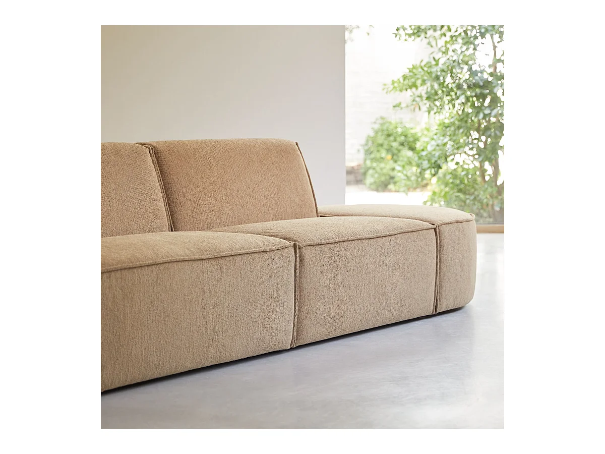 Modulares 2- oder 3-Sitzer-Sofa Dario aus camelfarbenem Stoff