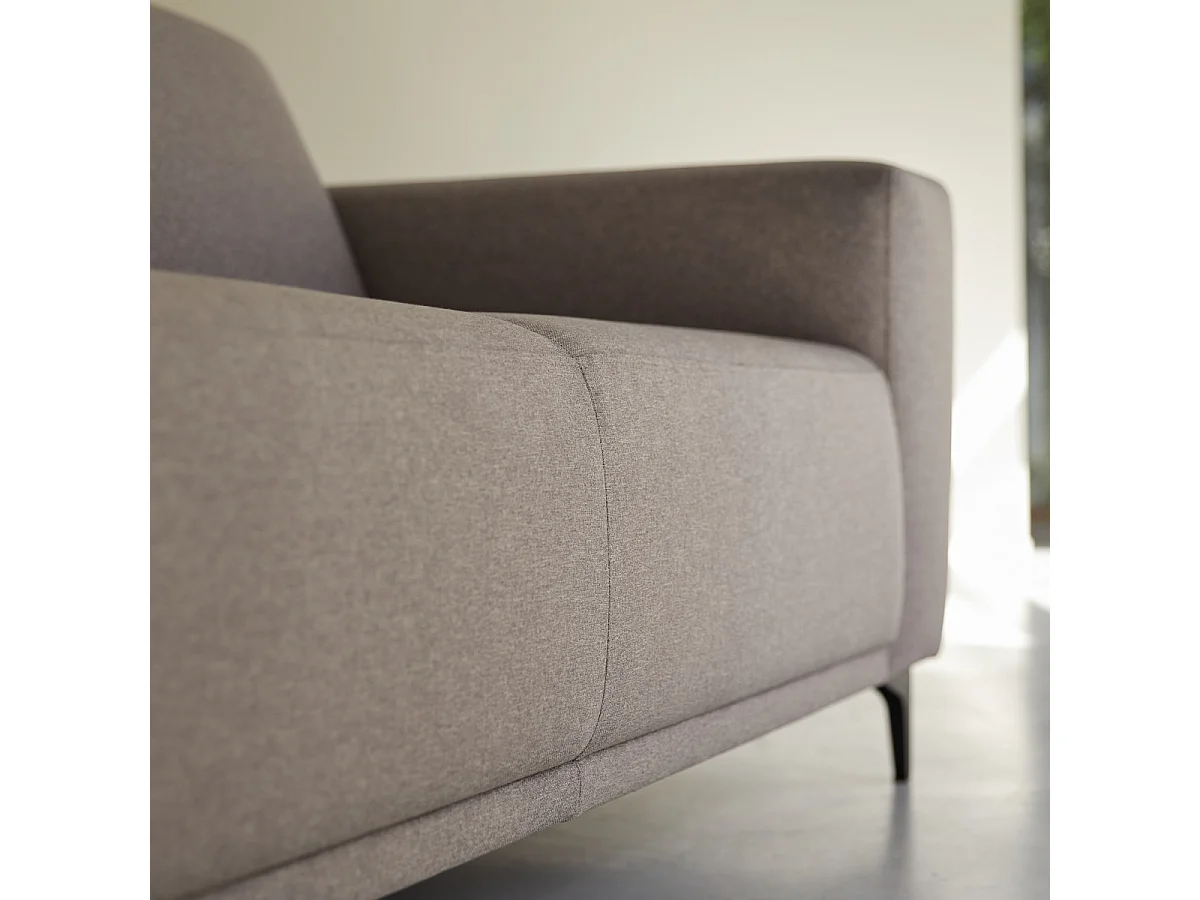 2,5-Sitzer-Sofa Lars mit taupegrauem Stoffbezug