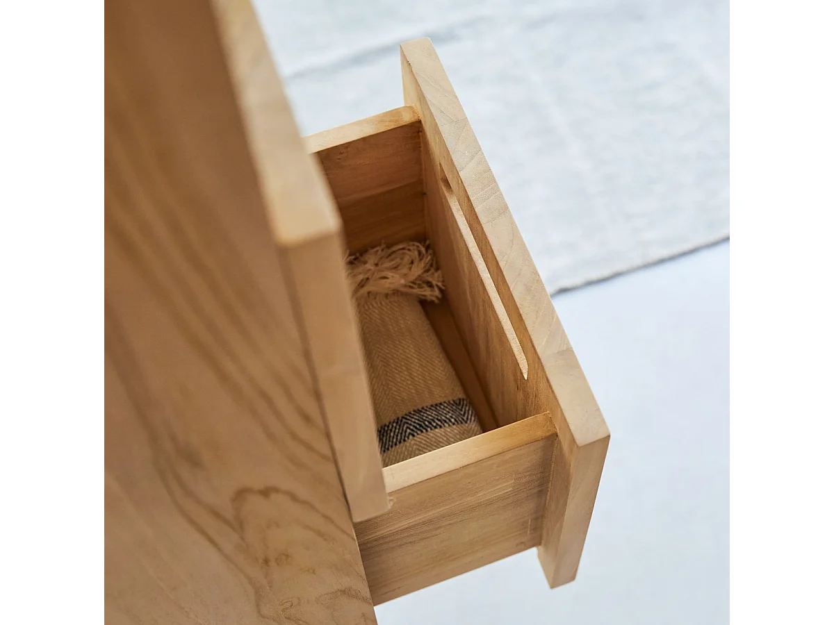Line - Solid teak column