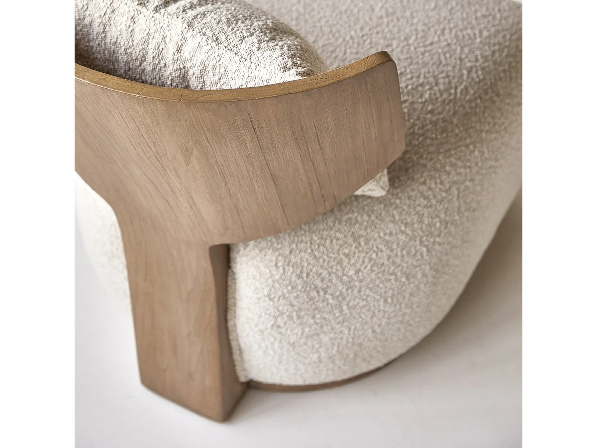 Poltrona in legno massello di mindi con tessuto bouclé écru June, 1 posto