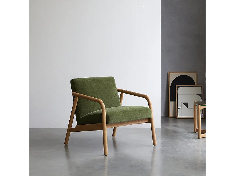 Sessel Axel aus massivem Eichenholz mit grünem Samtbezug