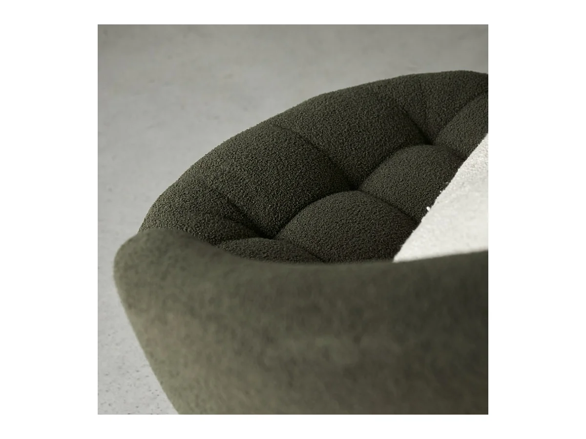 Poltrona in legno massello di mindi e tessuto bouclé verde Ines, 1 posto