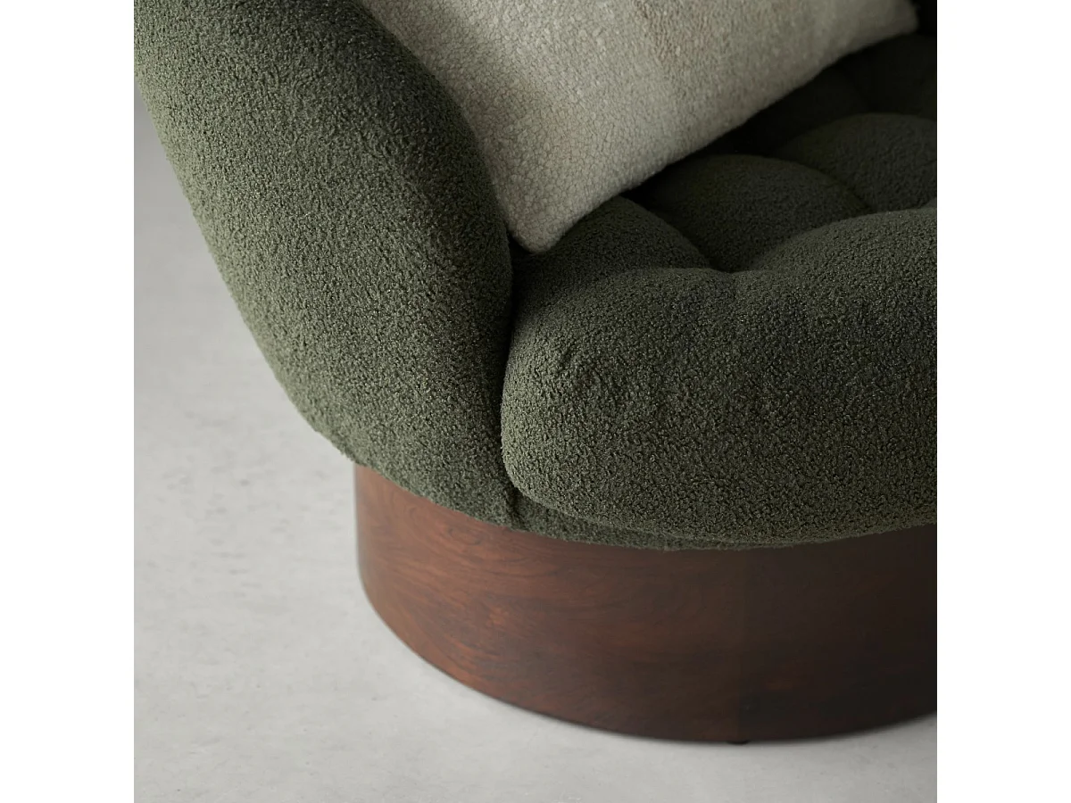 Fauteuil en bois de mindi massif et tissu bouclé vert Ines, 1 place