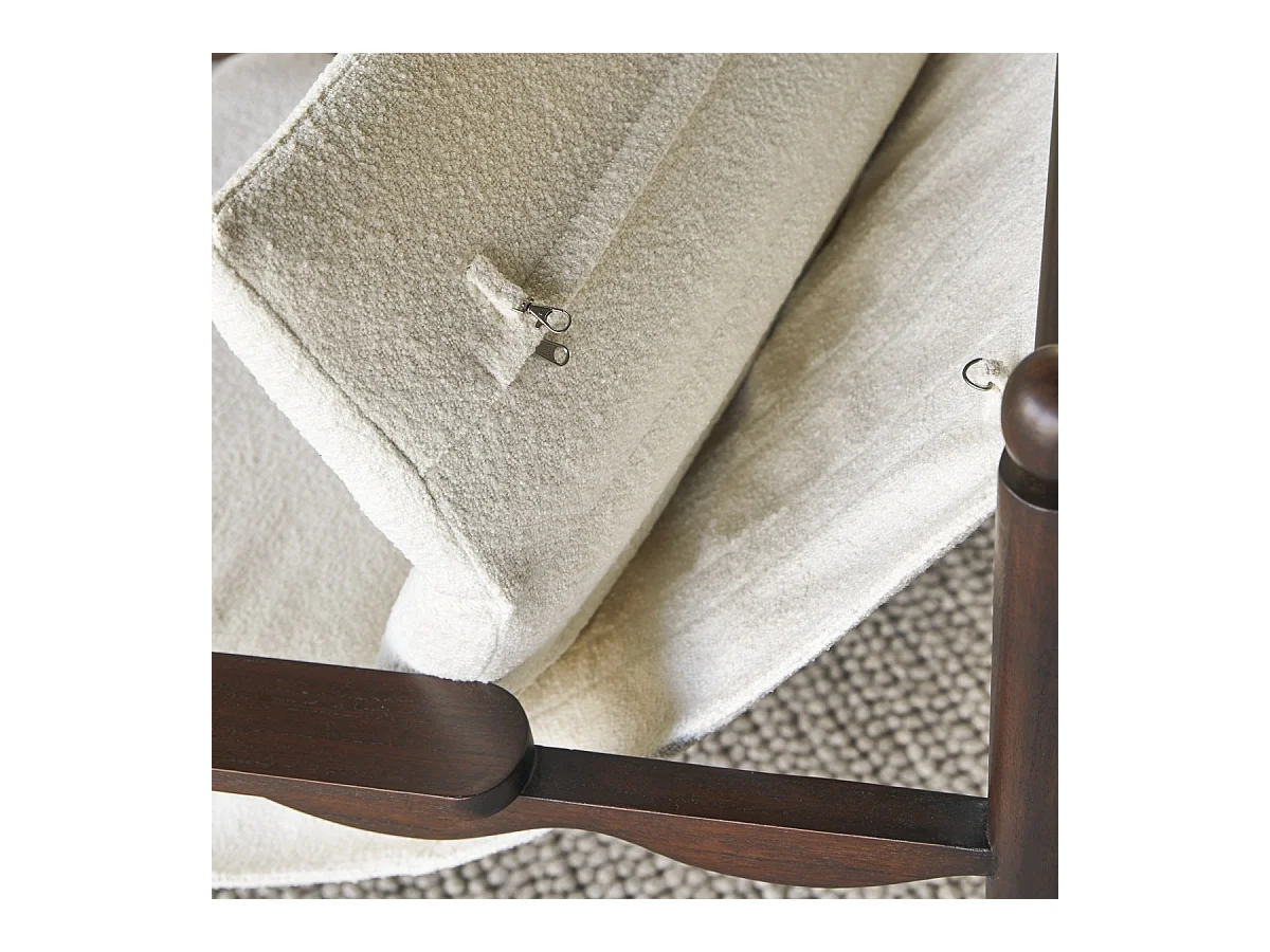 Poltrona in legno massello di mindi e tessuto écru Alix, 1 posto