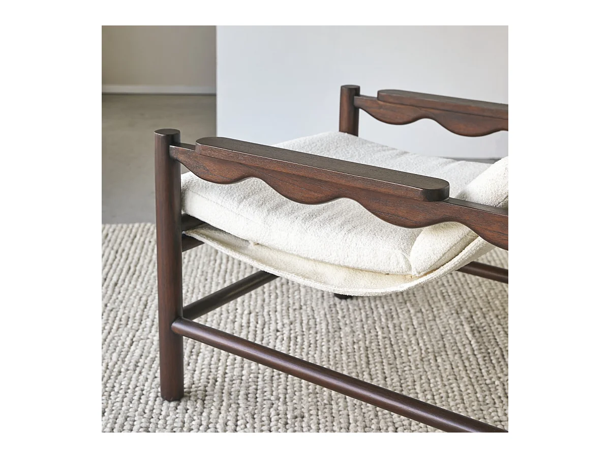 Poltrona in legno massello di mindi e tessuto écru Alix, 1 posto