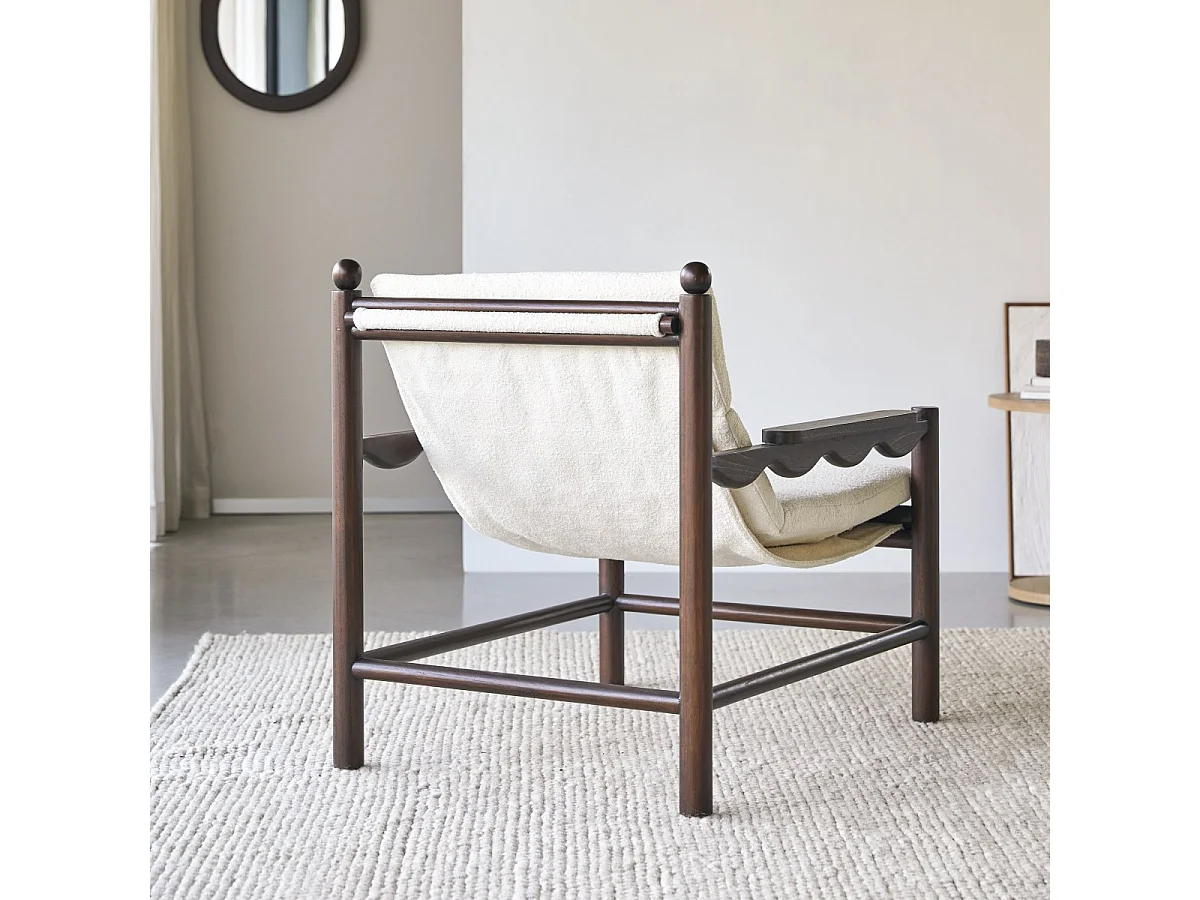 Poltrona in legno massello di mindi e tessuto écru Alix, 1 posto