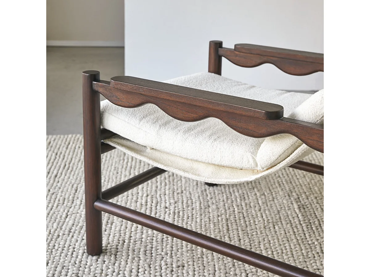 Sessel Alix aus massivem Mindiholz mit naturfarbenem Stoffbezug, 1-Sitzer