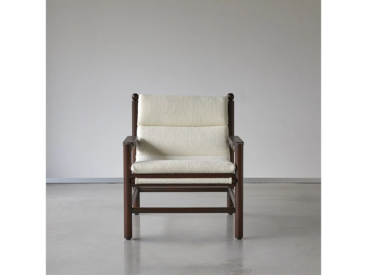 Sessel Alix aus massivem Mindiholz mit naturfarbenem Stoffbezug, 1-Sitzer