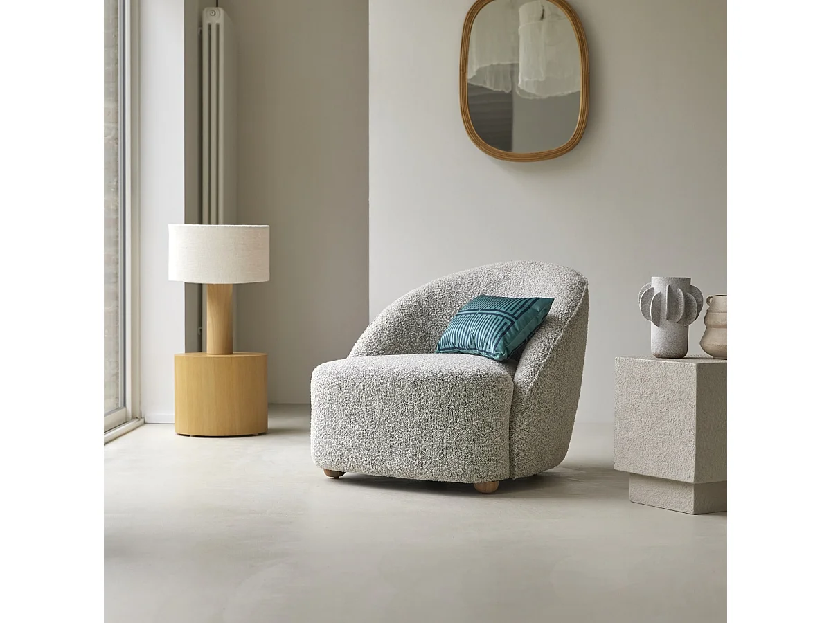 Poltrona Soren in acacia e tessuto grigio