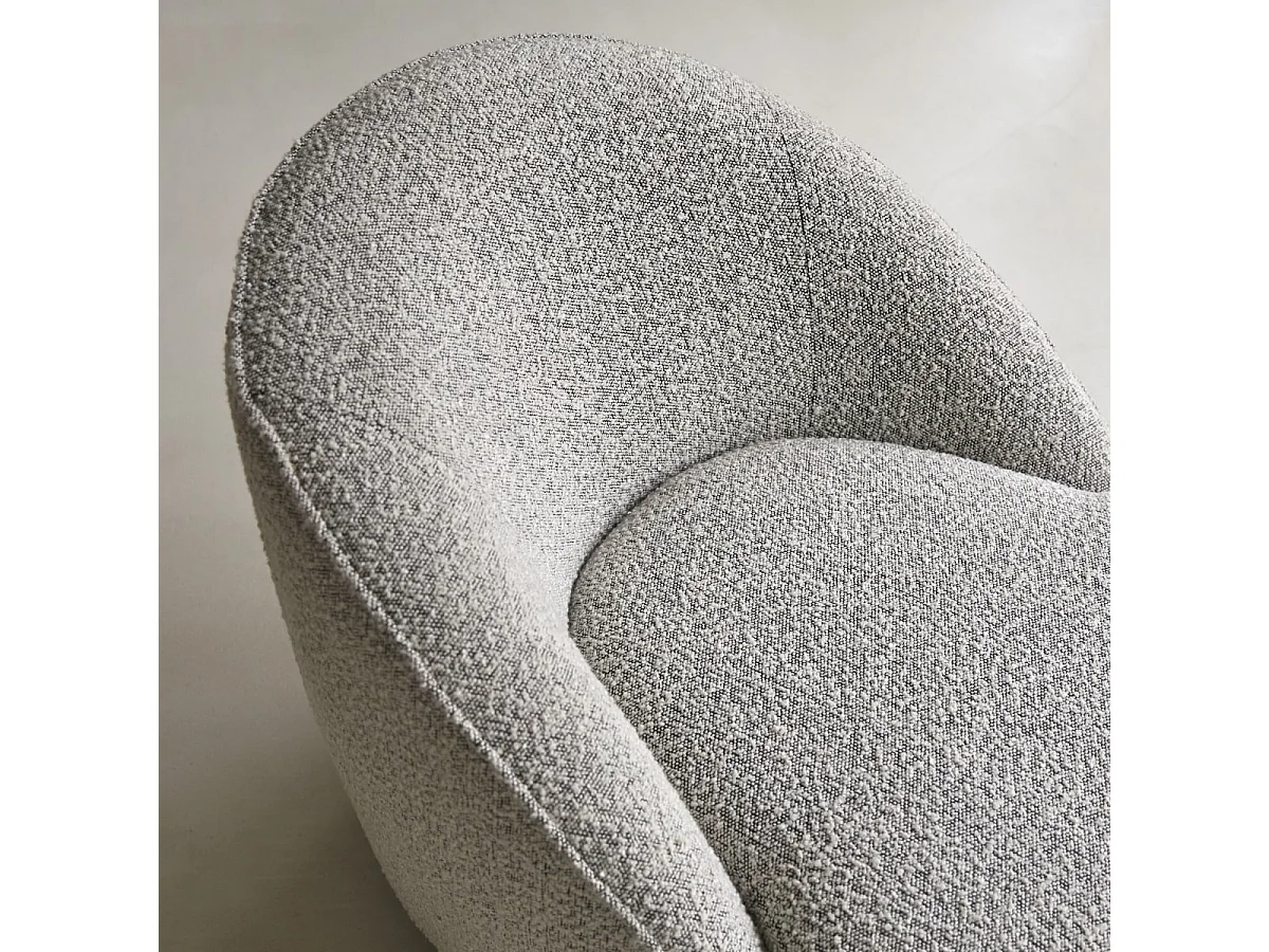 Poltrona Soren in acacia e tessuto grigio