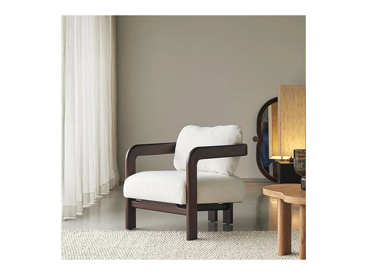 Fauteuil en bois de mindi massif et tissu bouclé écru Charlie, 1 place