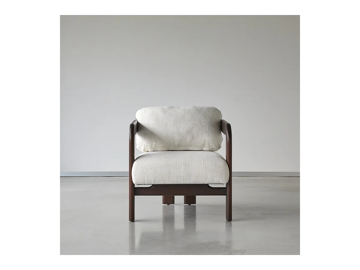 Fauteuil en bois de mindi massif et tissu bouclé écru Charlie, 1 place