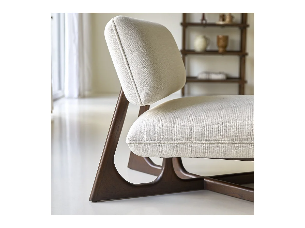 Niedriger Sessel Brune aus massivem Mindiholz und ecrufarbenem Stoff ,1-Sitz