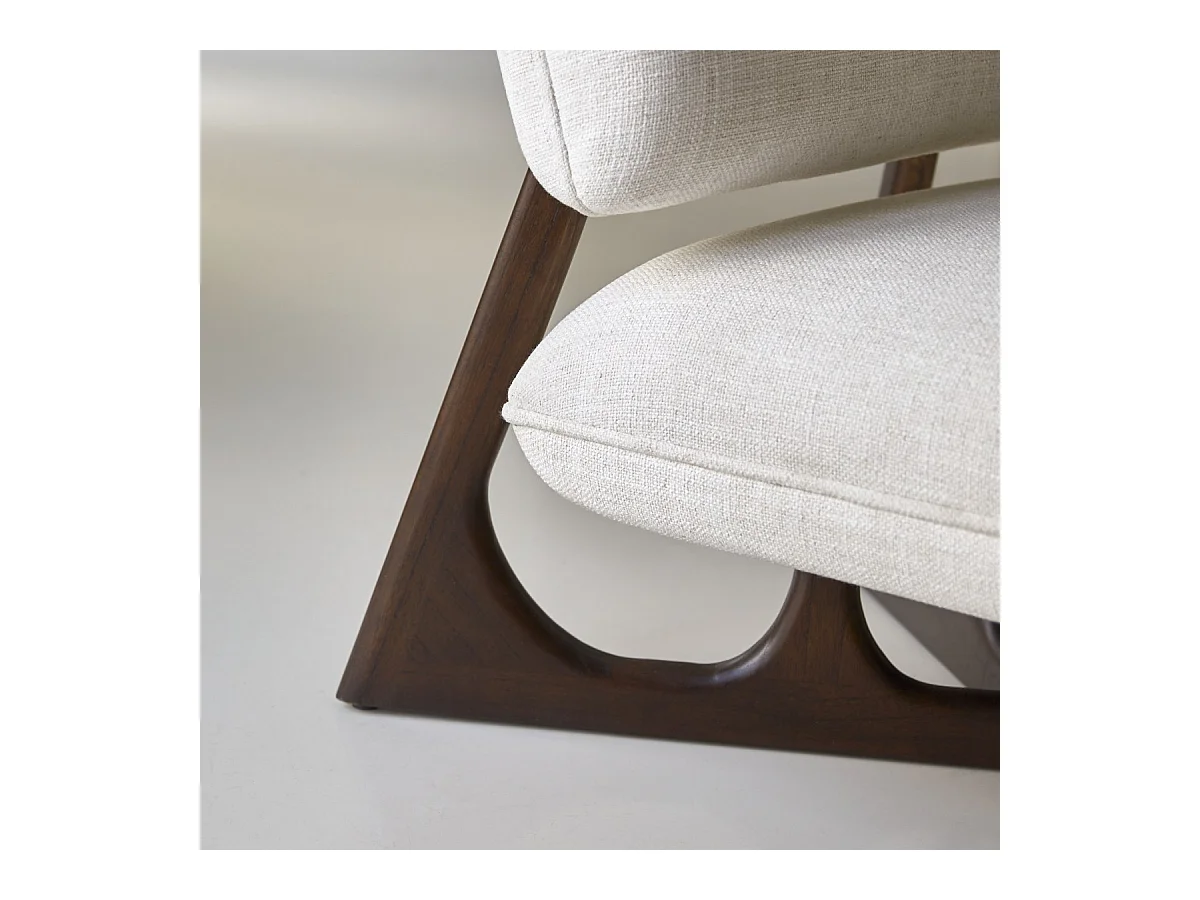 Niedriger Sessel Brune aus massivem Mindiholz und ecrufarbenem Stoff ,1-Sitz