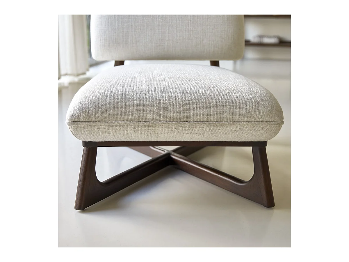 Niedriger Sessel Brune aus massivem Mindiholz und ecrufarbenem Stoff ,1-Sitz