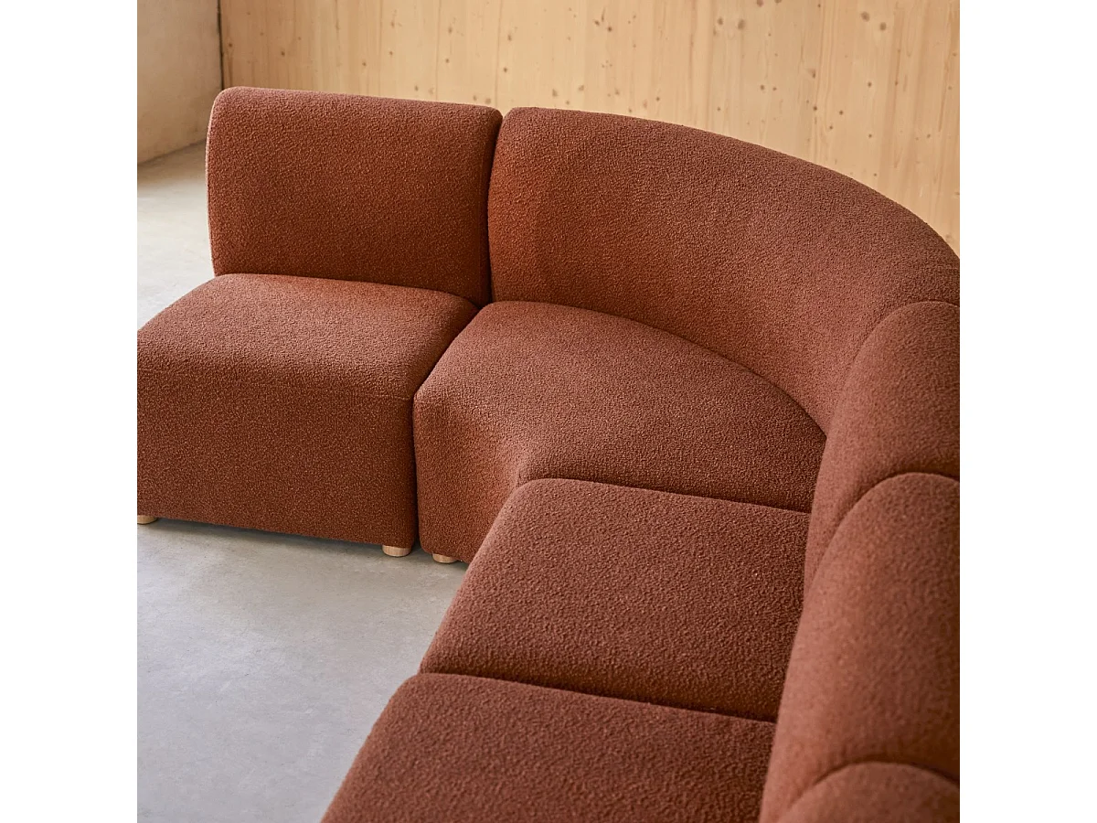 Swann – Modularer Ecksessel aus massivem Akazienholz mit terrakottafarbenem Stoffbezug