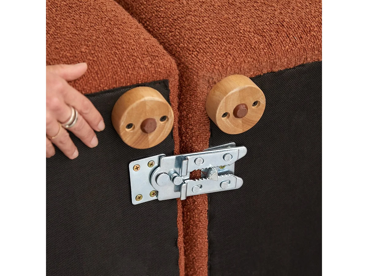 Swann – Modularer Ecksessel aus massivem Akazienholz mit terrakottafarbenem Stoffbezug