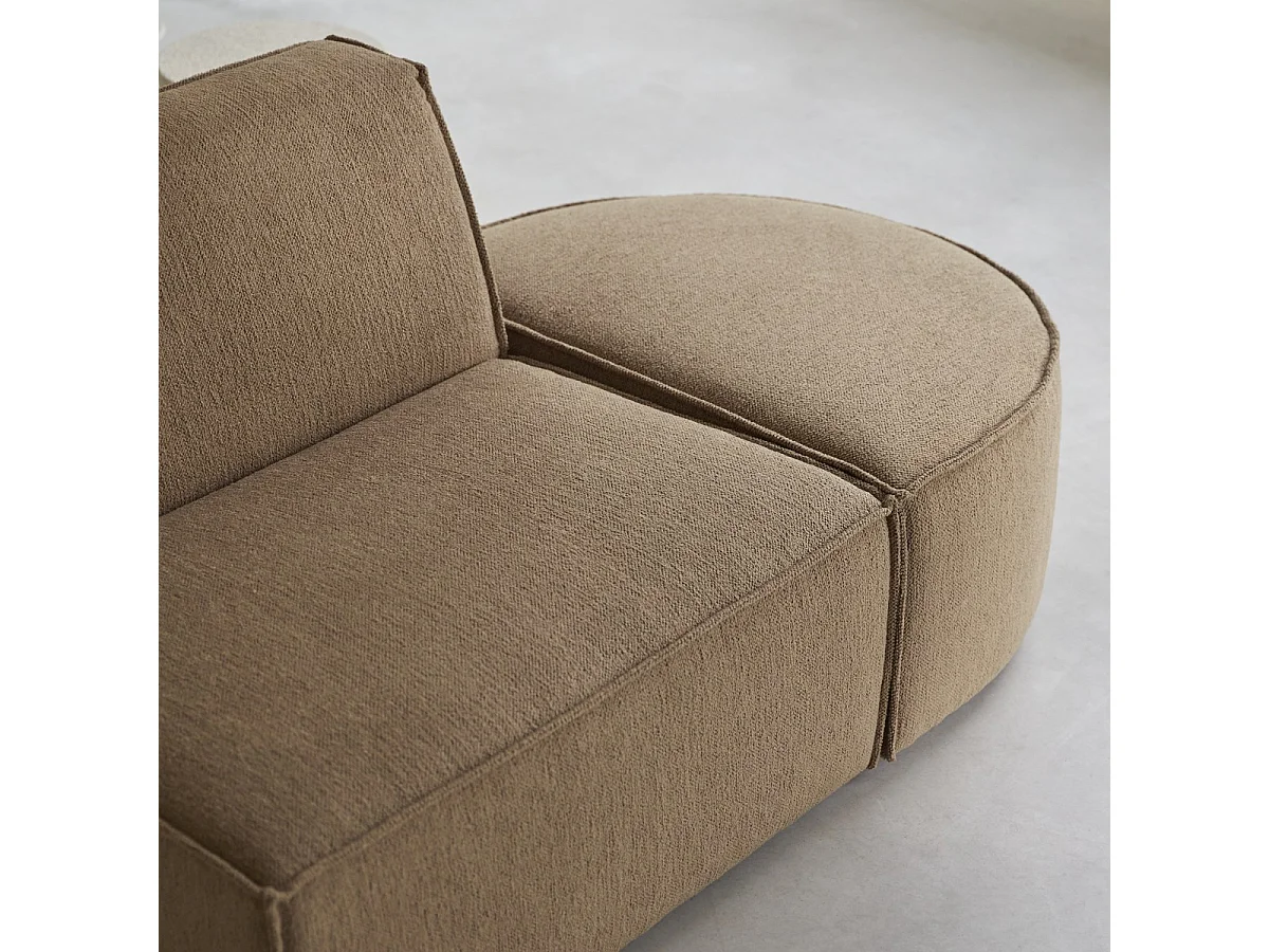 Poltrona lounge modulabile Dario in tessuto cammello