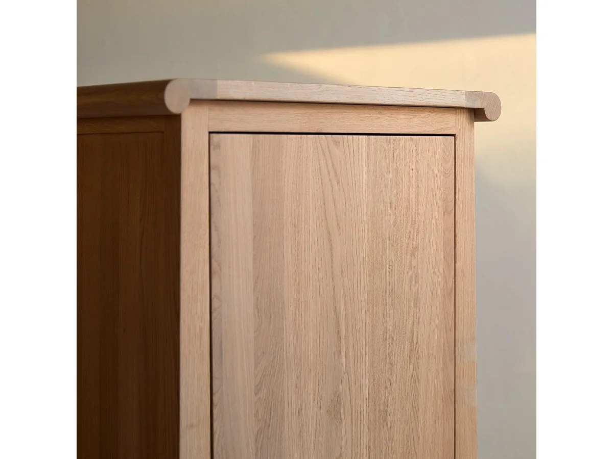 Hochschrank Volute aus Eichenholz 190