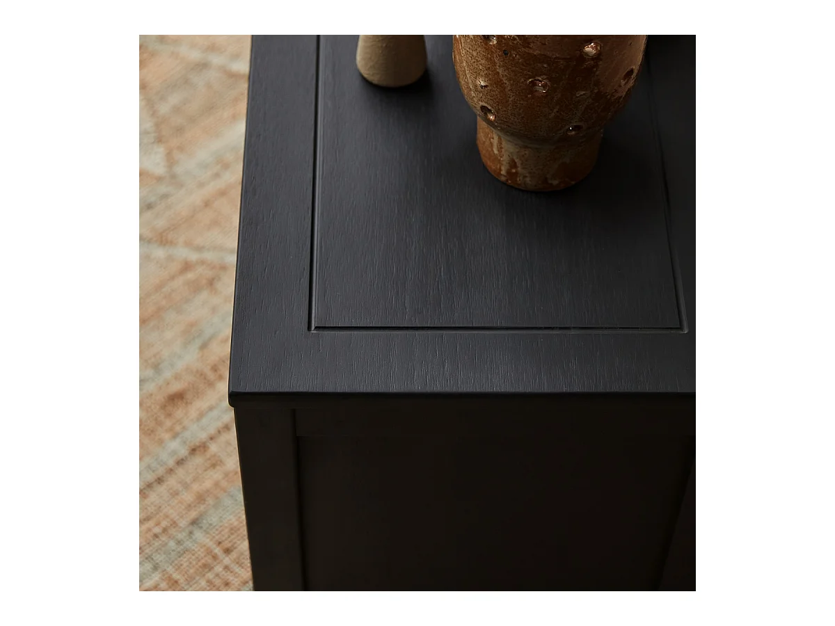 Thaki black - TV-Schrank aus massiver Kiefer 170