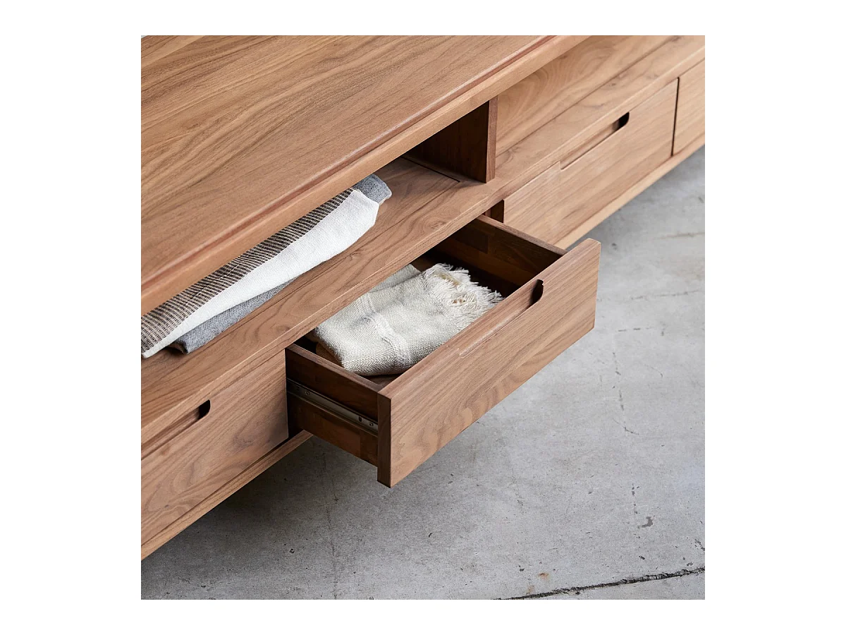 TV-Schrank aus Nussbaumholz 180 Arto