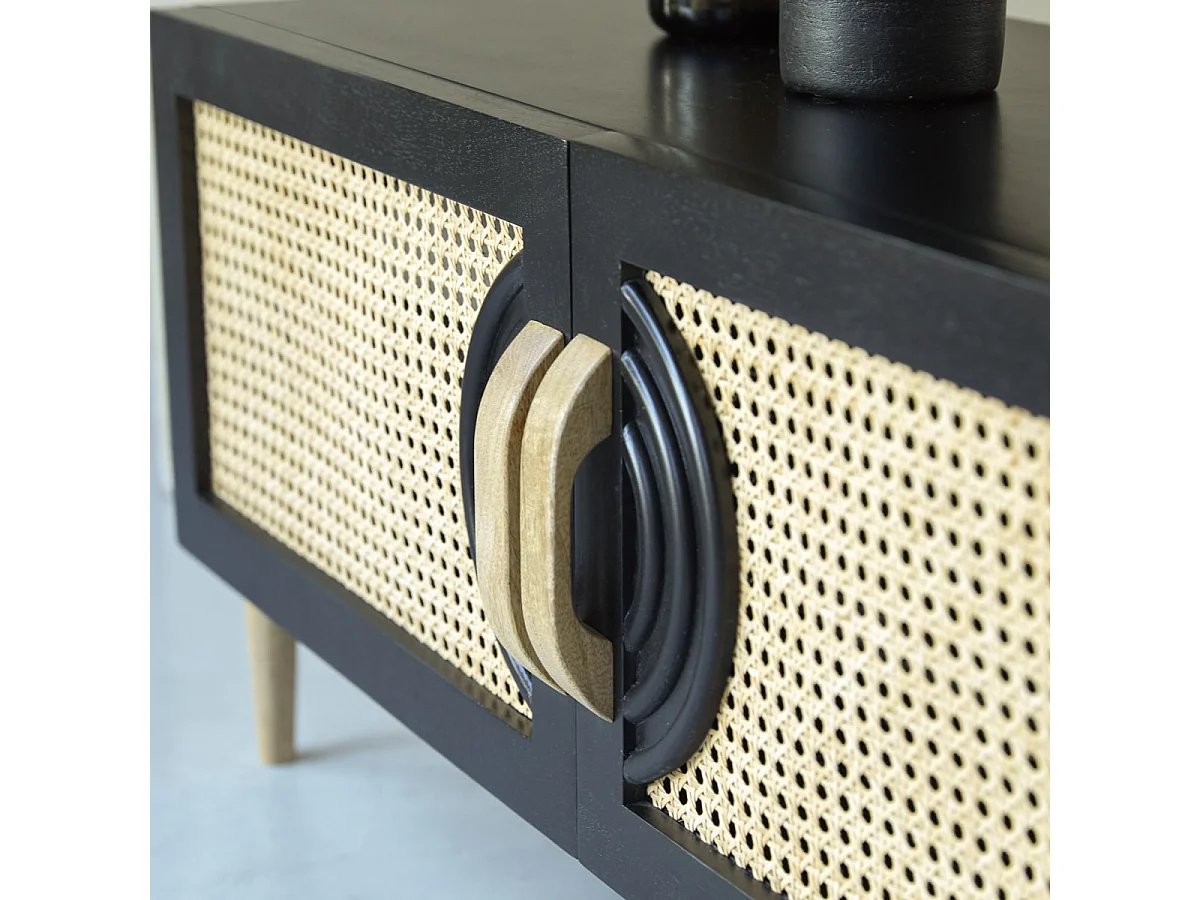 TV-Möbel aus massivem Mangoholz schwarz und Rattan Sina 145 cm