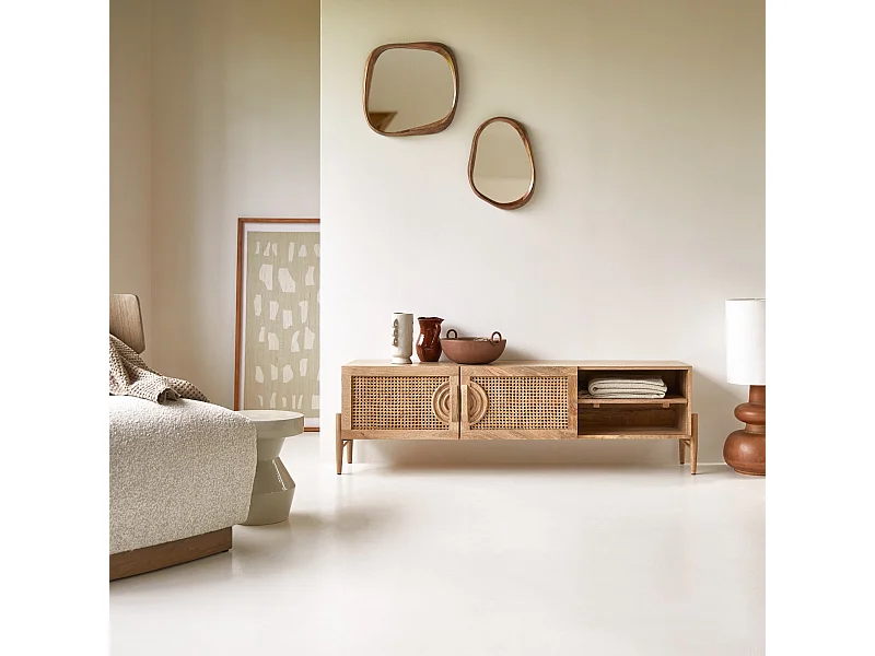 TV-Möbel Sina aus massivem Mangoholz und Rattan