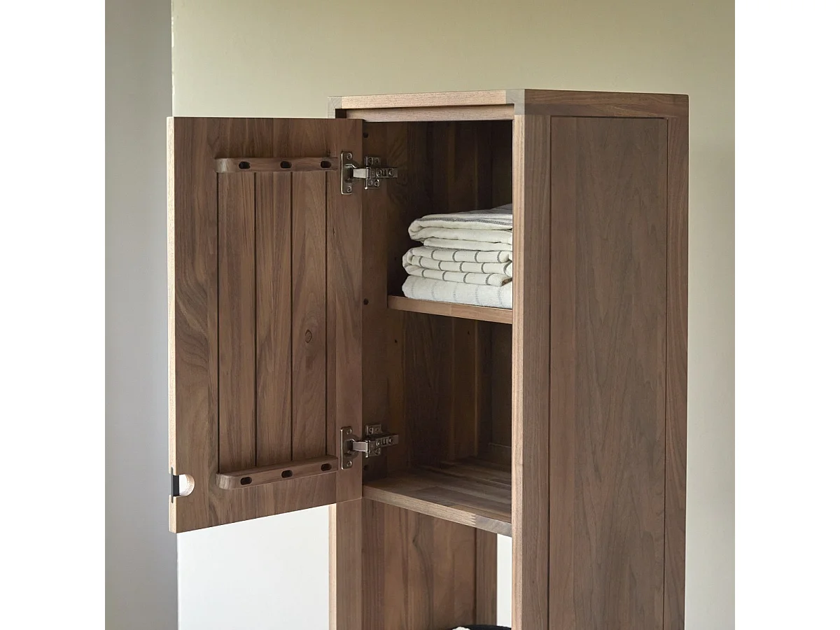 Hochschrank aus Nussbaumholz 180 Jonàk