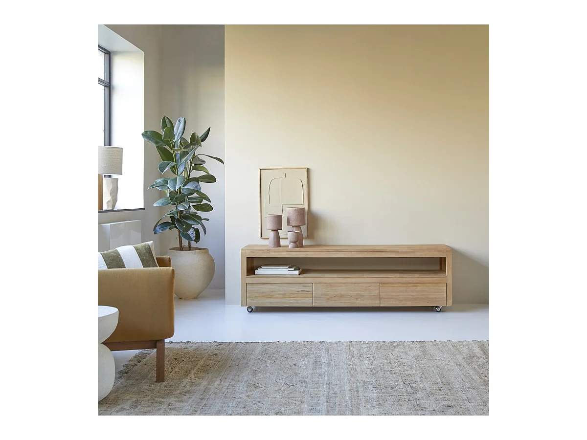 TV Schrank aus Teak auf praktischen Rollen 180cm Anoa Massivholz Tikamoon