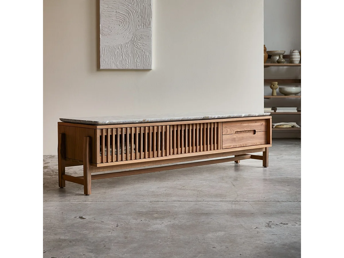 TV-Schrank Isaure aus massivem Nussbaumholz und Premium-Terrazzo 175 cm