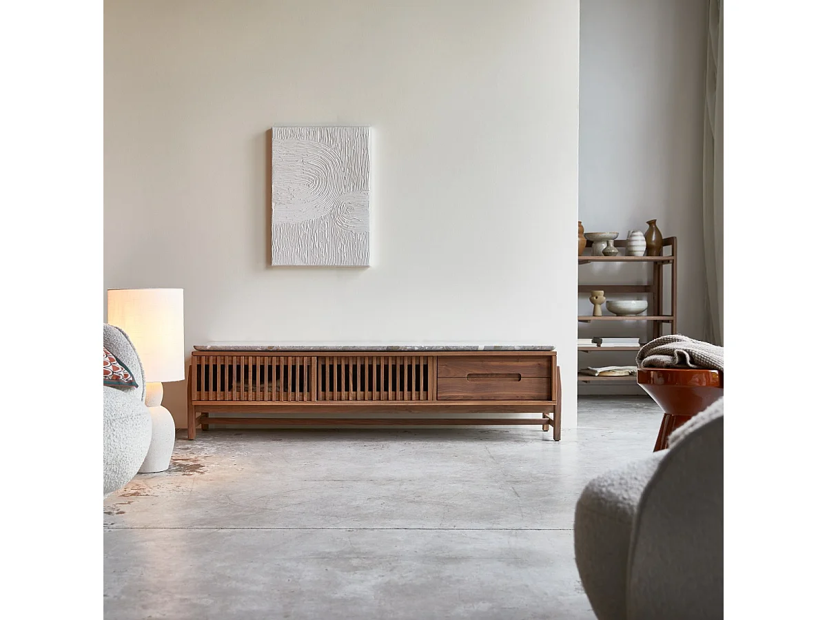 TV-Schrank Isaure aus massivem Nussbaumholz und Premium-Terrazzo 175 cm