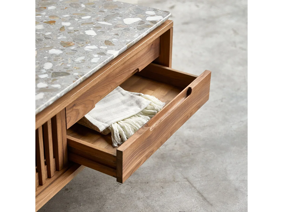 TV-Schrank Isaure aus massivem Nussbaumholz und Premium-Terrazzo 175 cm