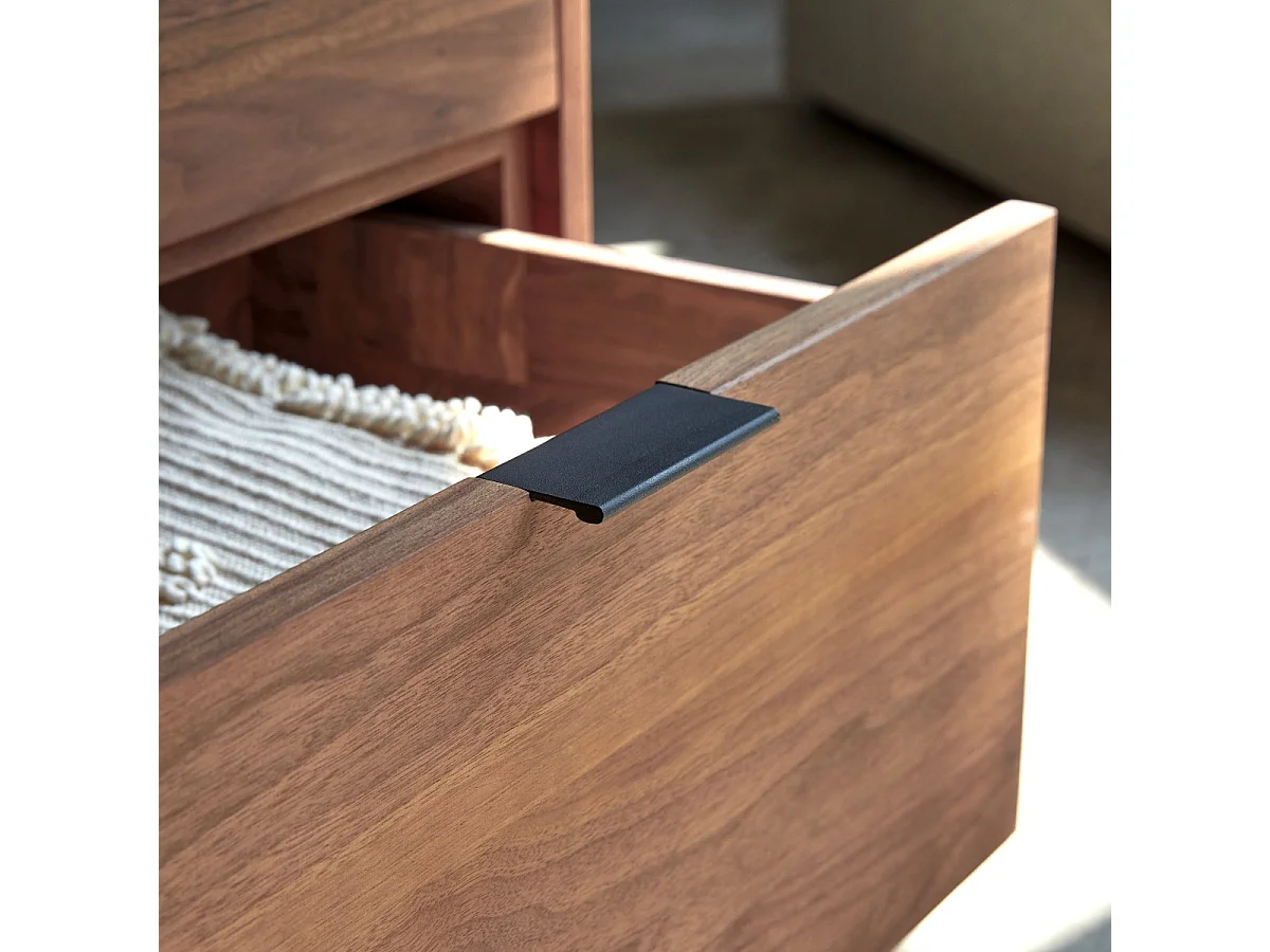 Kommode Senson aus Nussbaumholz mit 3 Schubladen