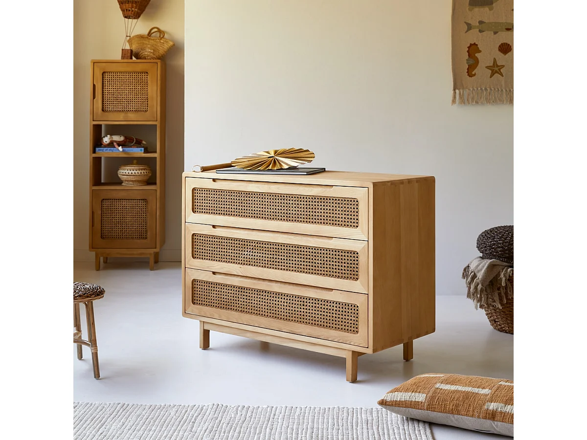 Cassettiera per bambini in legno massello di olmo e paglia di Vienna Luis