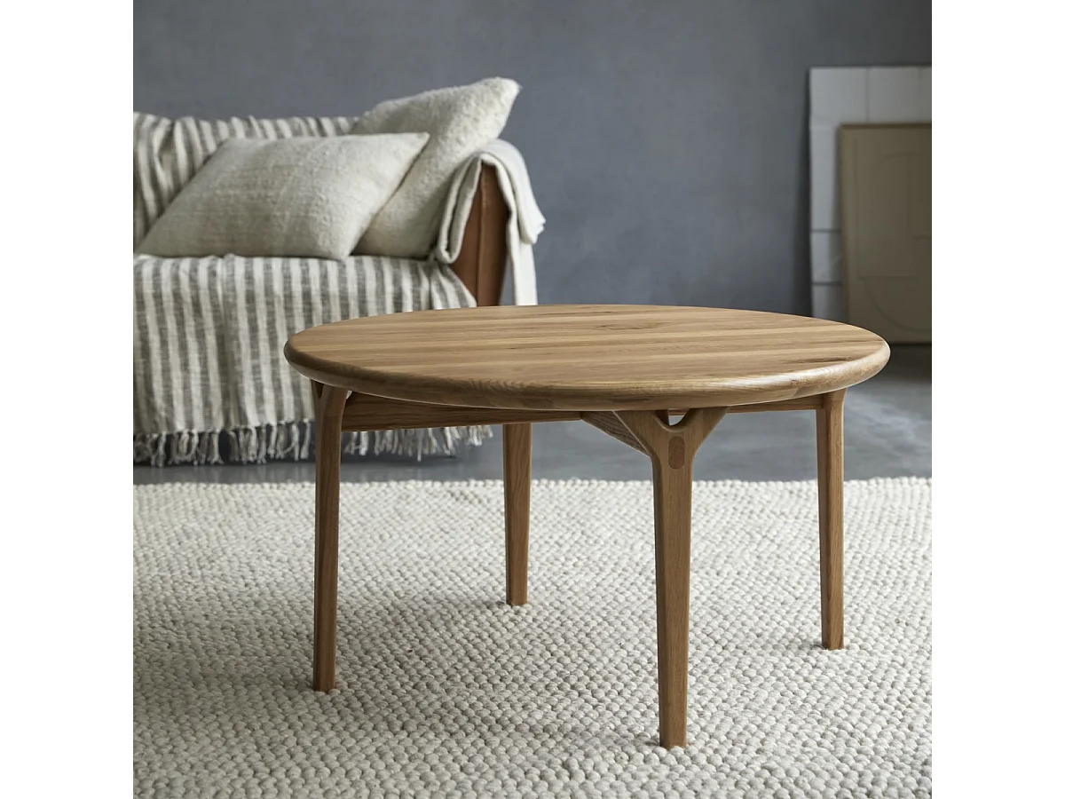 Tavolino in legno di rovere massello 80x80 Clara