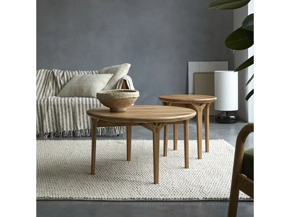 Tavolino in legno di rovere massello 80x80 Clara