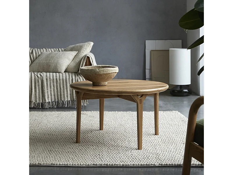 Tavolino in legno di rovere massello 80x80 Clara