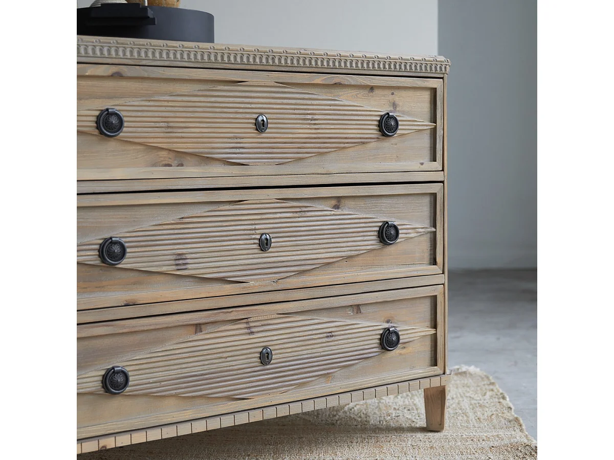 Kommode mit 3 Schubladen aus massiver recycelter Pinie Landhausstil Natur klassisch