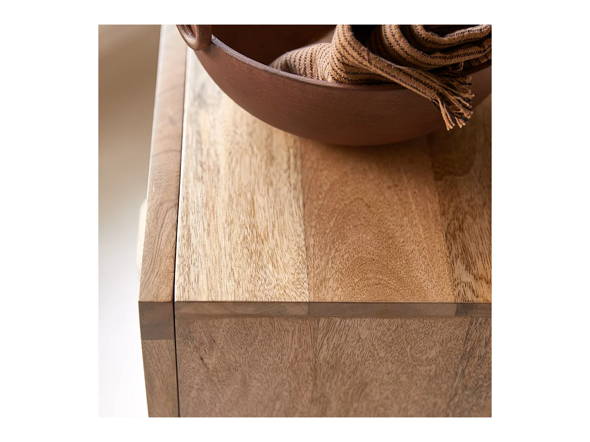 Kommode Sina aus massivem Mangoholz und Rattan