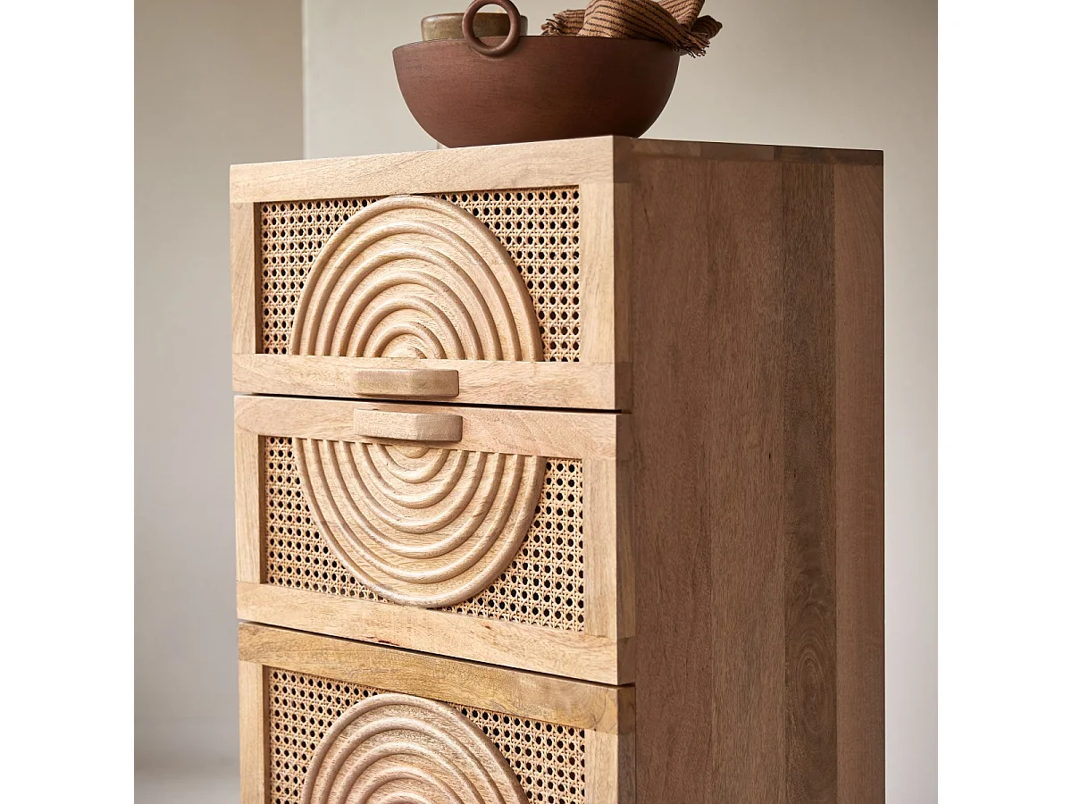 Kommode Sina aus massivem Mangoholz und Rattan