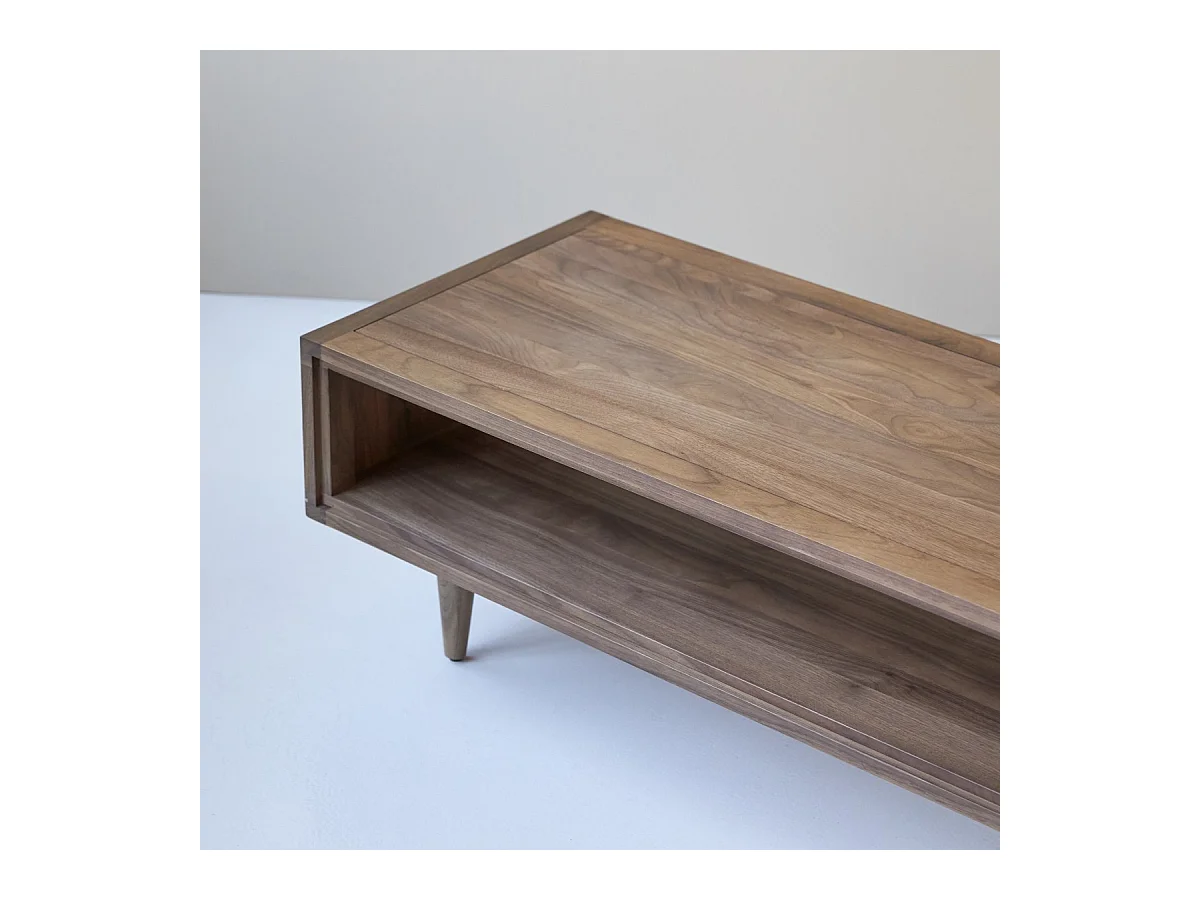 Couchtisch aus Nussbaumholz 120 x 50 Jonàk