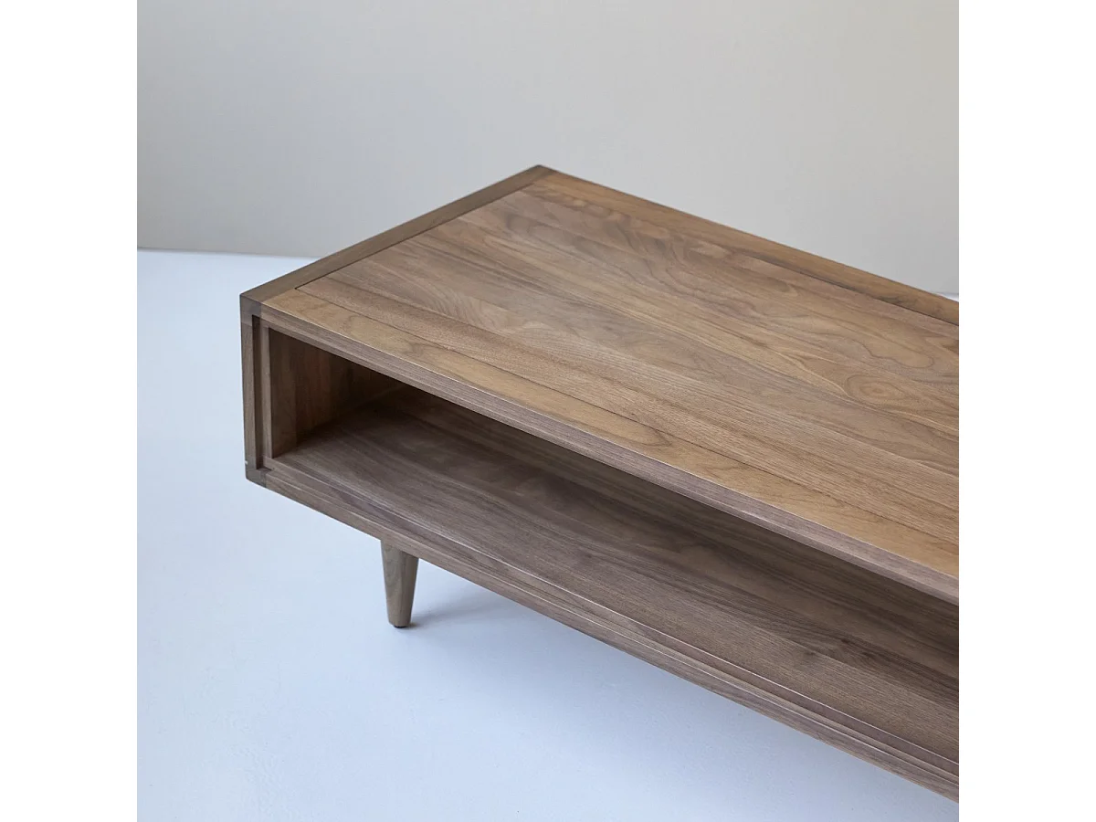 Couchtisch aus Nussbaumholz 120 x 50 Jonàk