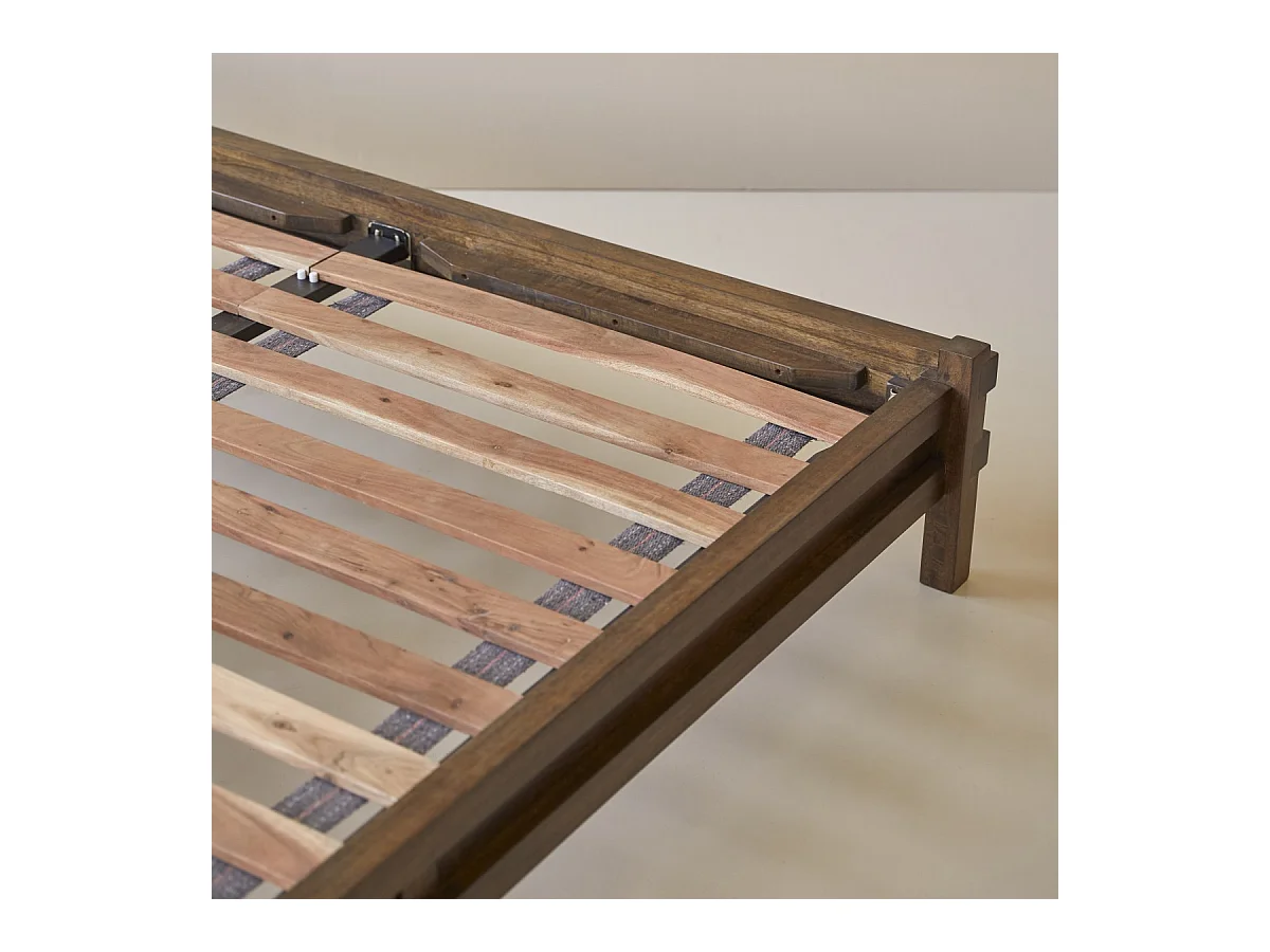 Letto in legno di mango da 175 x 210 Arko
