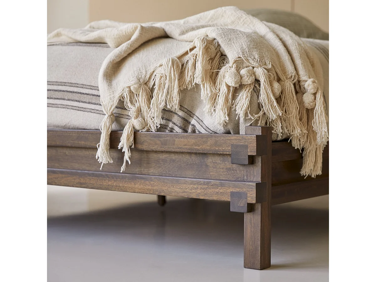 Bett Arko aus Mangoholz 175 x 210