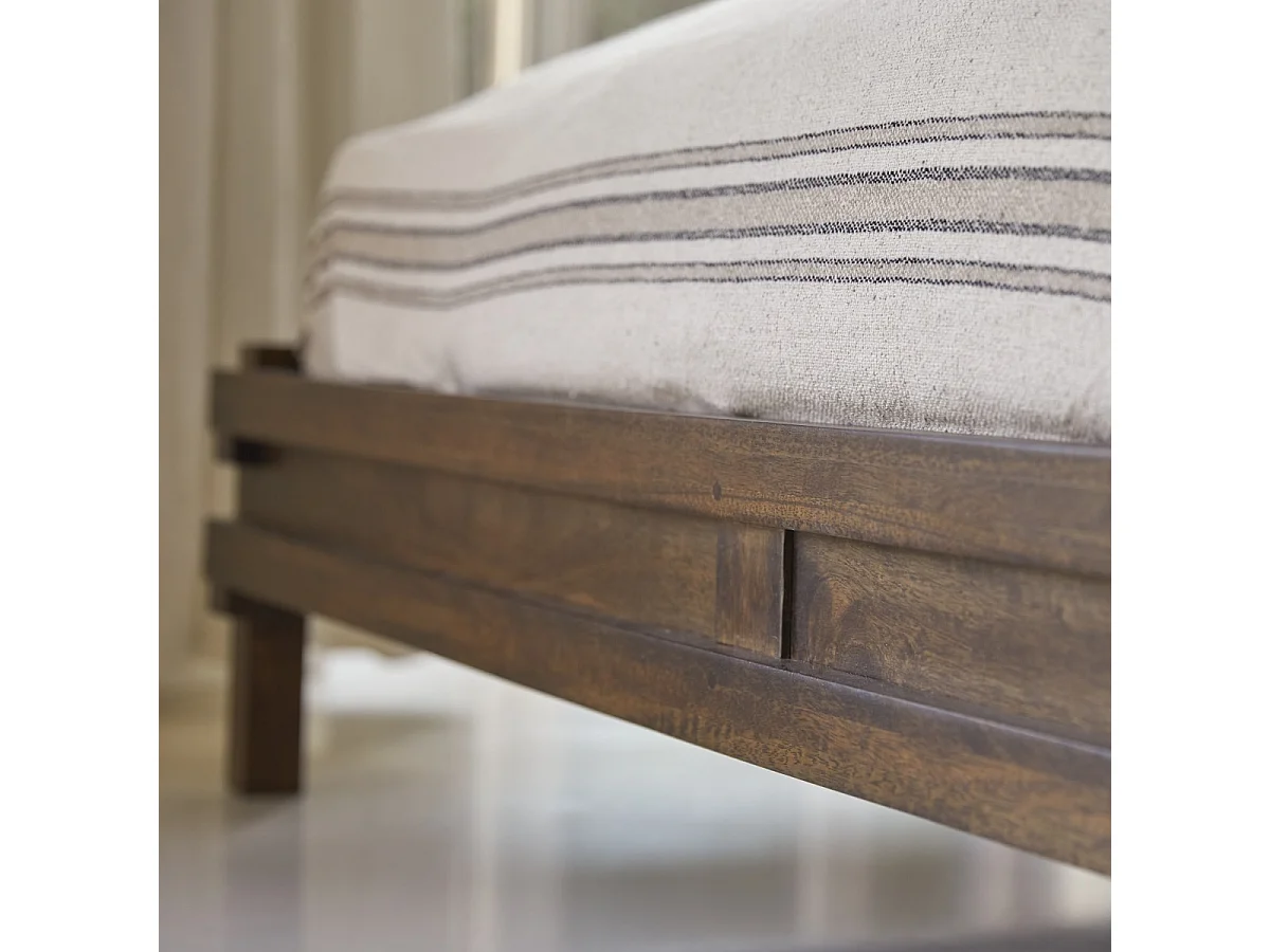 Bett Arko aus Mangoholz 175 x 210