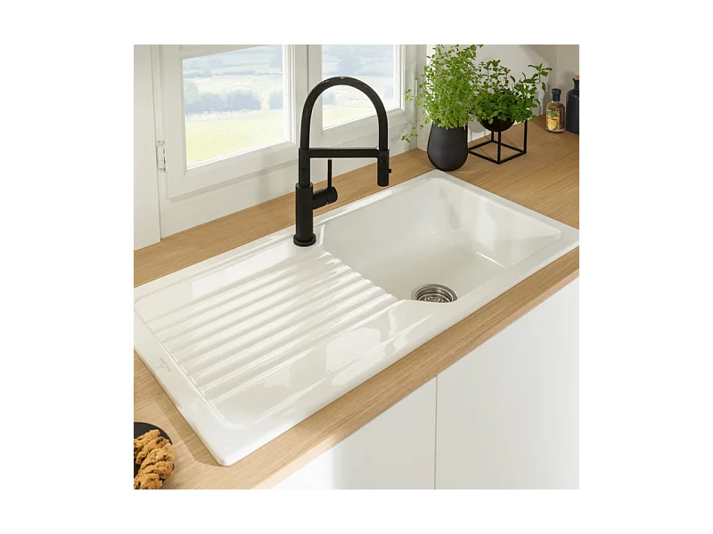 Robinet cuisine semi-pro VILLEROY ET BOCH Steel Expert compact window noir mat