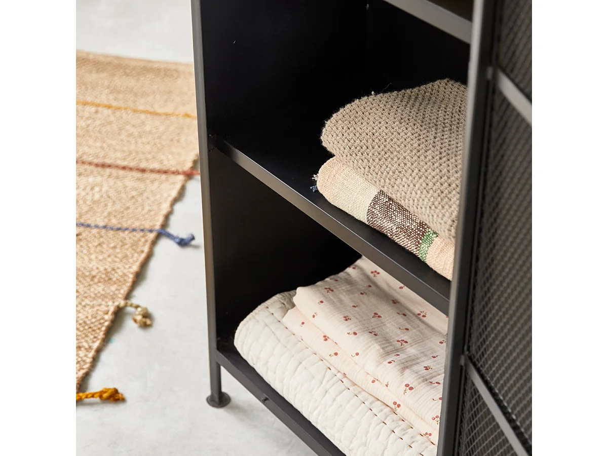 Kinderschrank Alma aus schwarzem Metall in Gitteroptik 175 cm