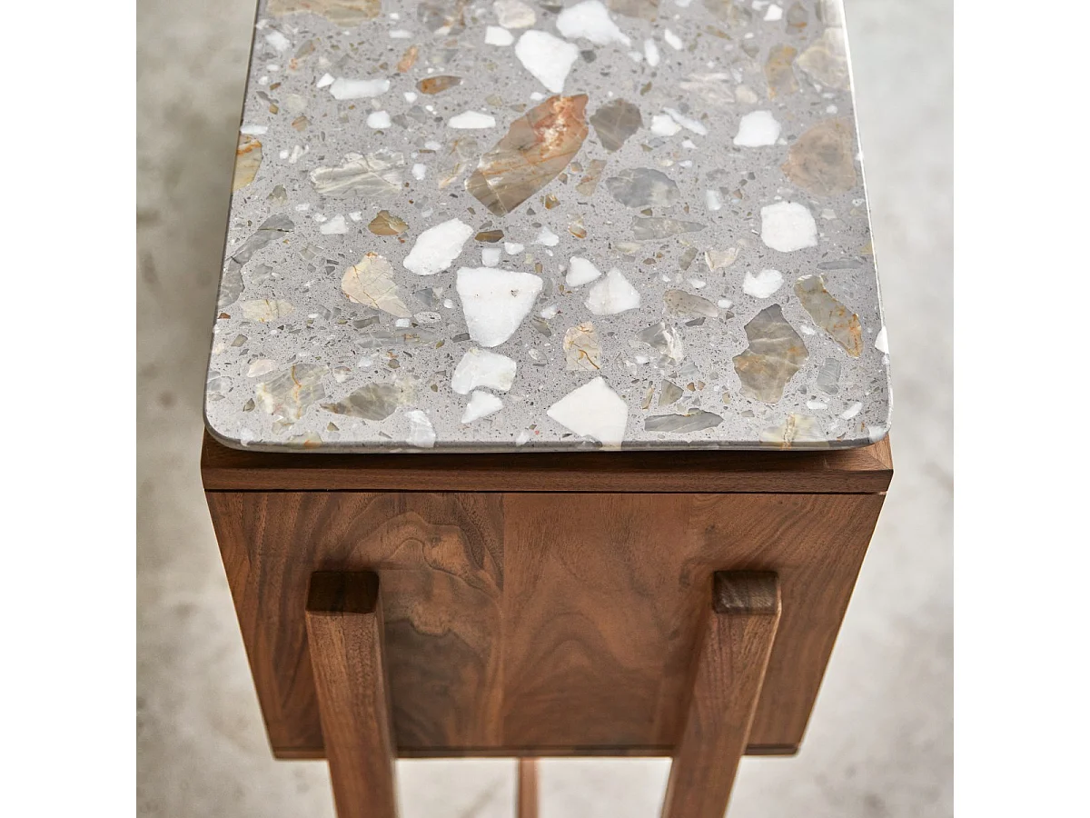 Console en bois de noyer massif et terrazzo premium Isaure