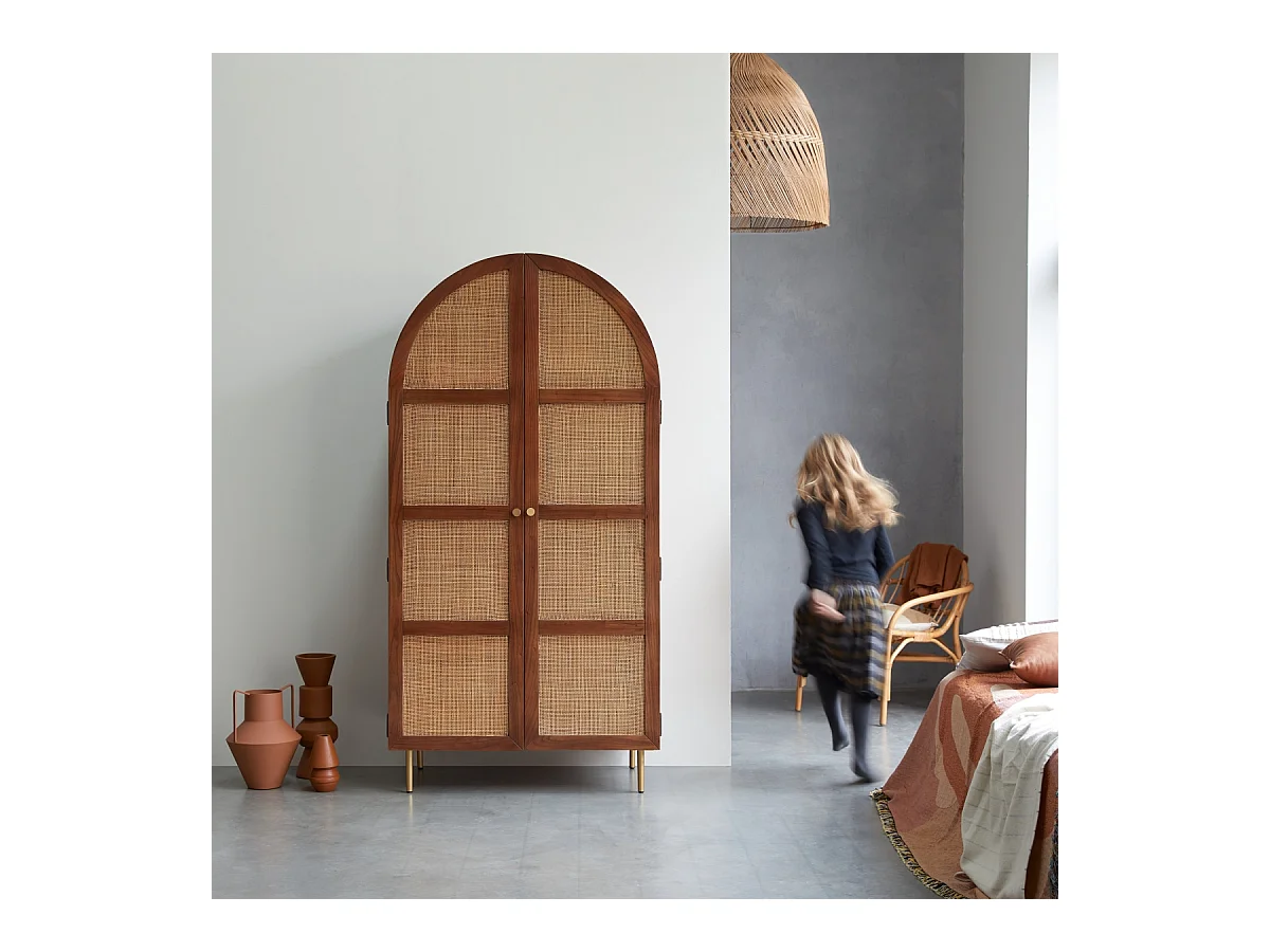 Armoire de rangement en bois d'orme et cannage Lisbeth