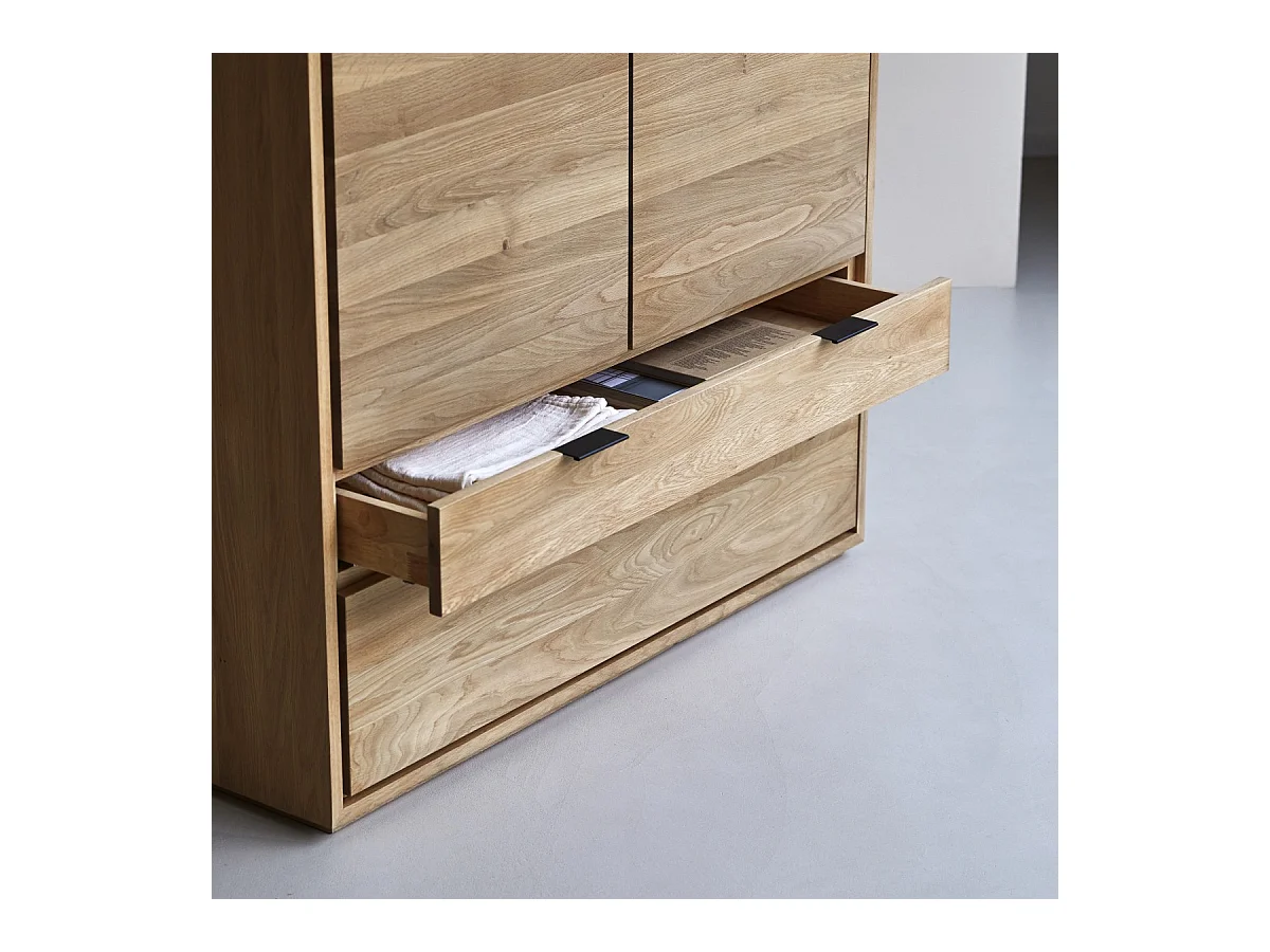 Schrank aus massiver Eiche Senson